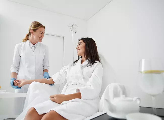 woman receiving an iv therapy treatment